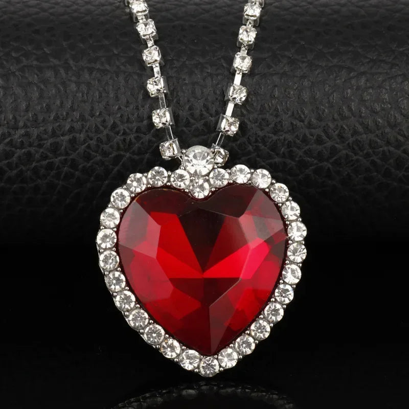 💎 Titanic's Heart of the Ocean Necklace